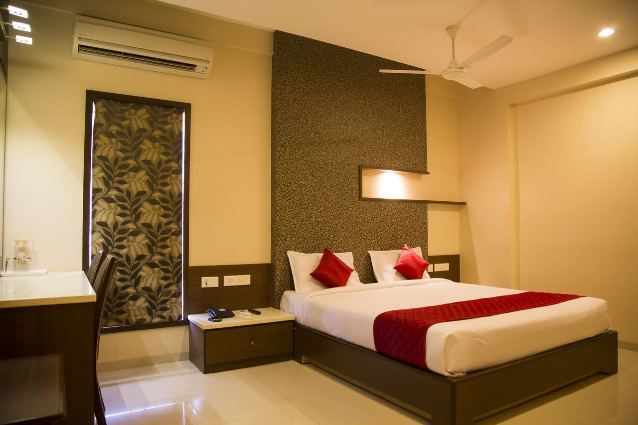Hotel Sri Sakthi ทีรุปปูร์ ภายนอก รูปภาพ