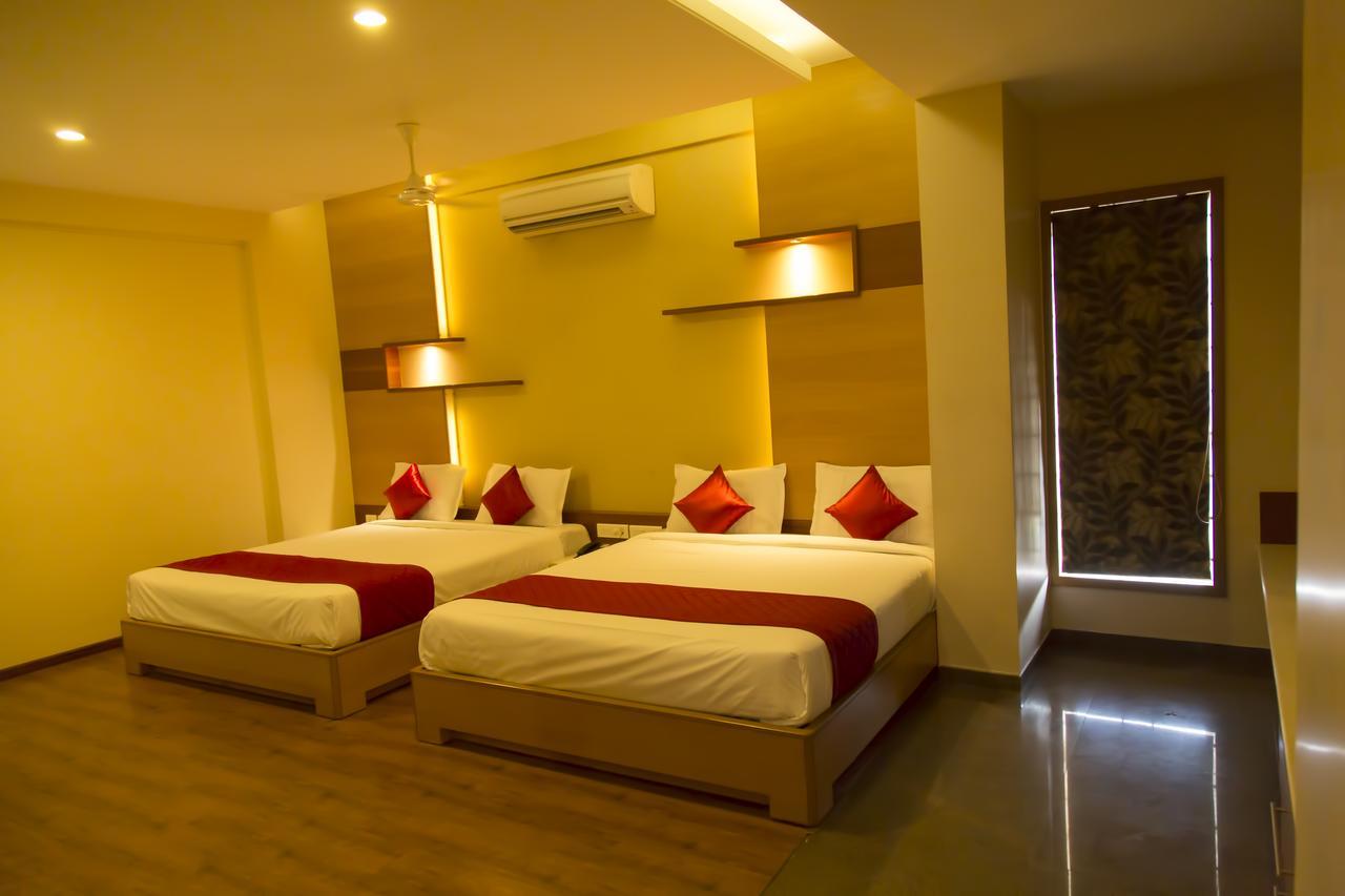 Hotel Sri Sakthi ทีรุปปูร์ ภายนอก รูปภาพ