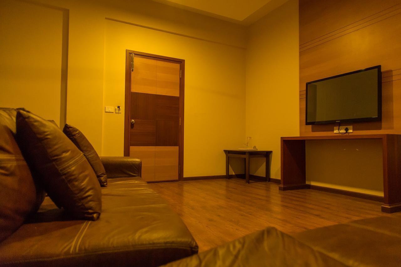 Hotel Sri Sakthi ทีรุปปูร์ ภายนอก รูปภาพ